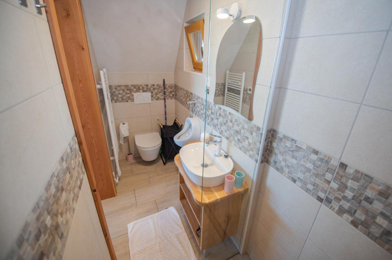 Holiday Home Ernest Zelezni With Hot Tub Ivancna Gorica Kültér fotó