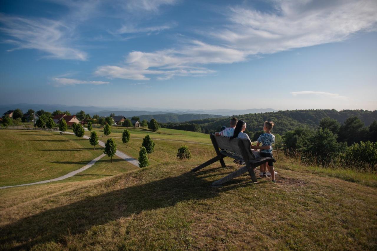 Holiday Home Ernest Zelezni With Hot Tub Ivancna Gorica Kültér fotó